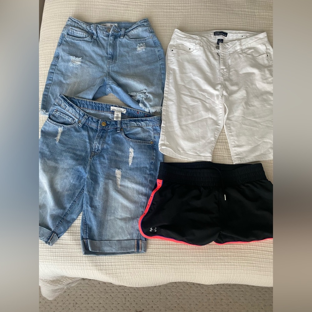 Reseller Bundle 4 shorts lot mixed size H&M, under armor, ymi, miss poured blue